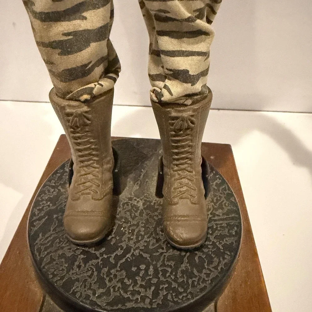 Vtg Hasbro 1994 G.I. Joe Stalker 30th Anniversary Black Soldier Figure Wood Base